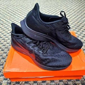 NIKE Men's running shoes